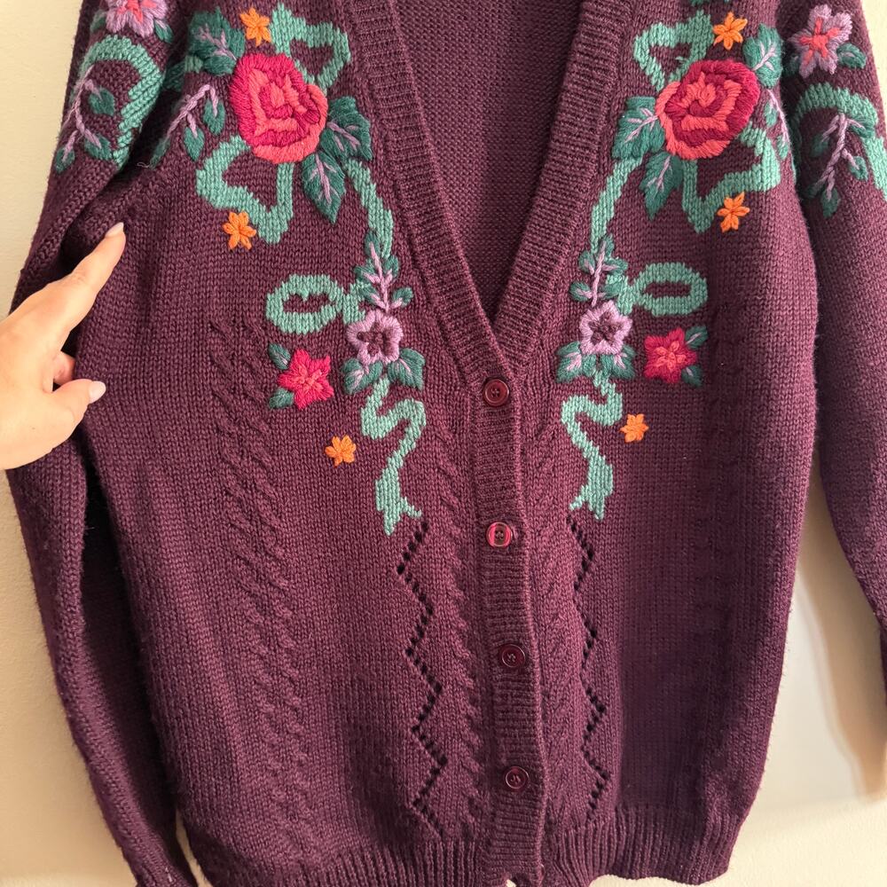 80s Vintage Alfred Dunner Burgundy Wool Blend Cardigan Embroidered Flowers | M - Picture 4 of 5
